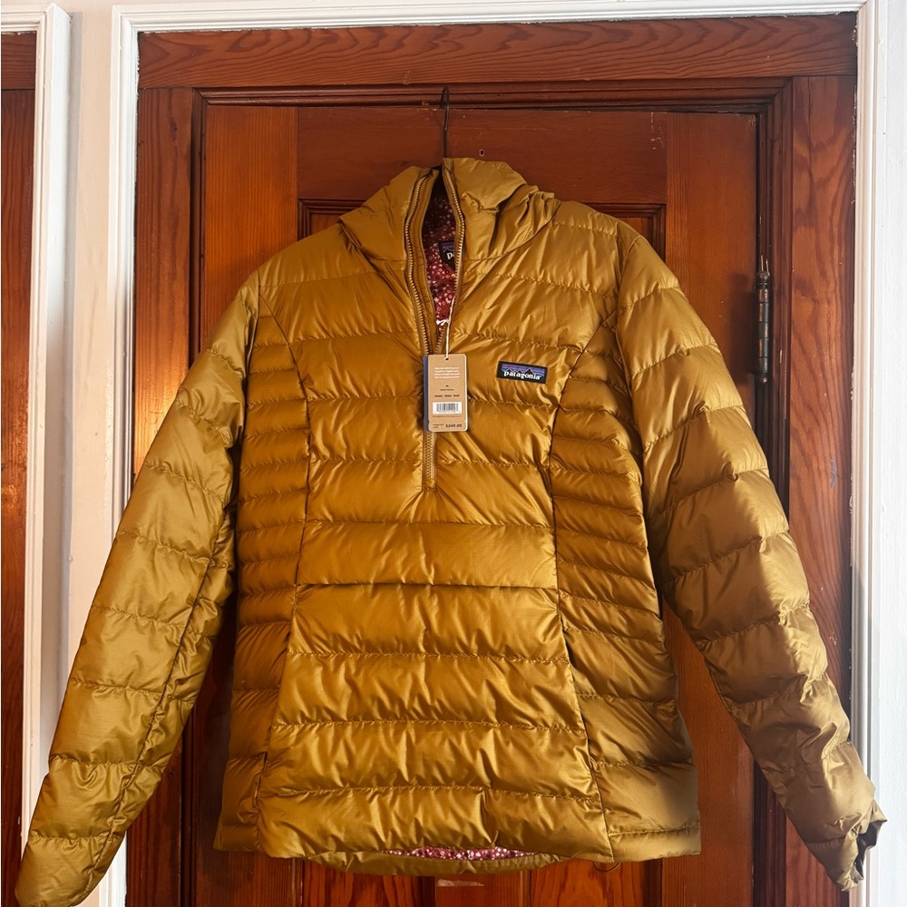 Patagonia NWT Half-Zip Down Puffer Hoodie